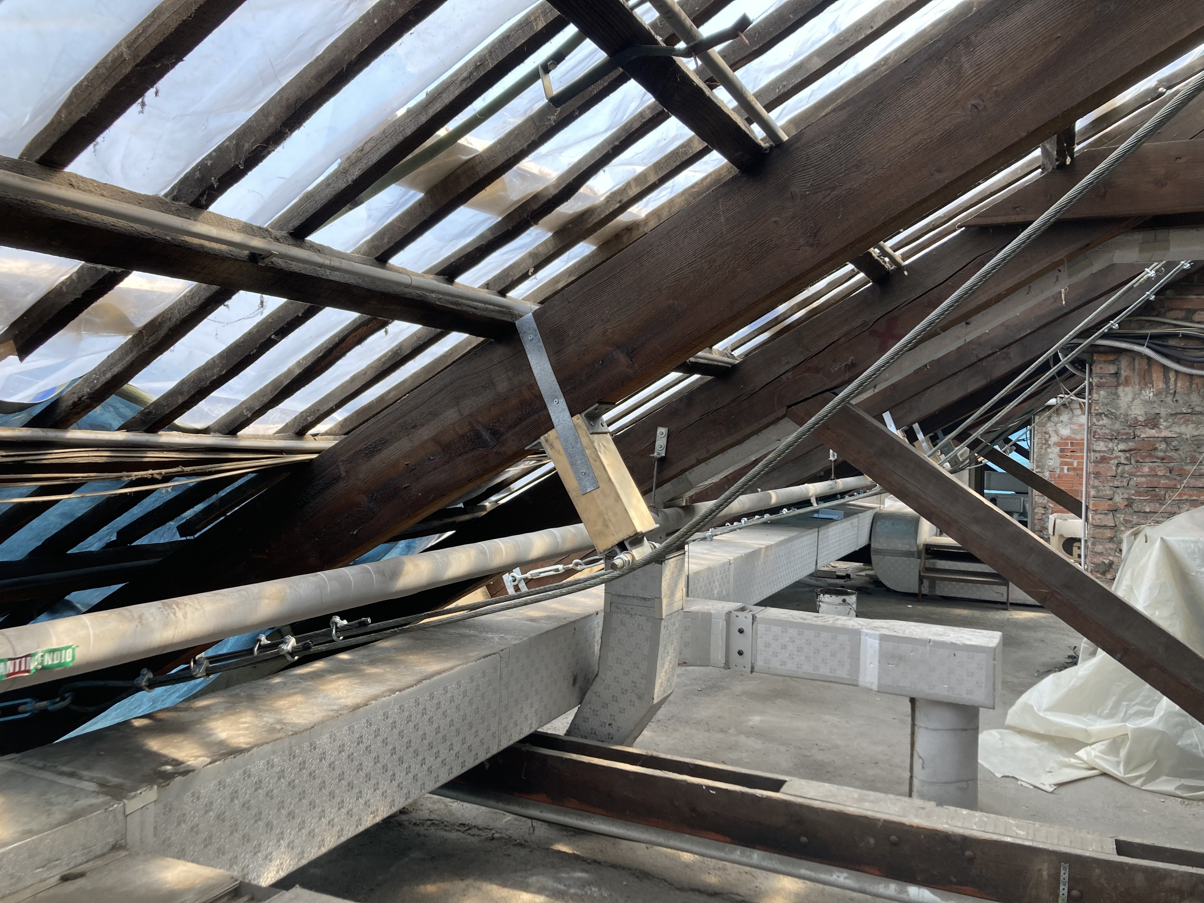 Vista laterale della scuola Enrico Fermi